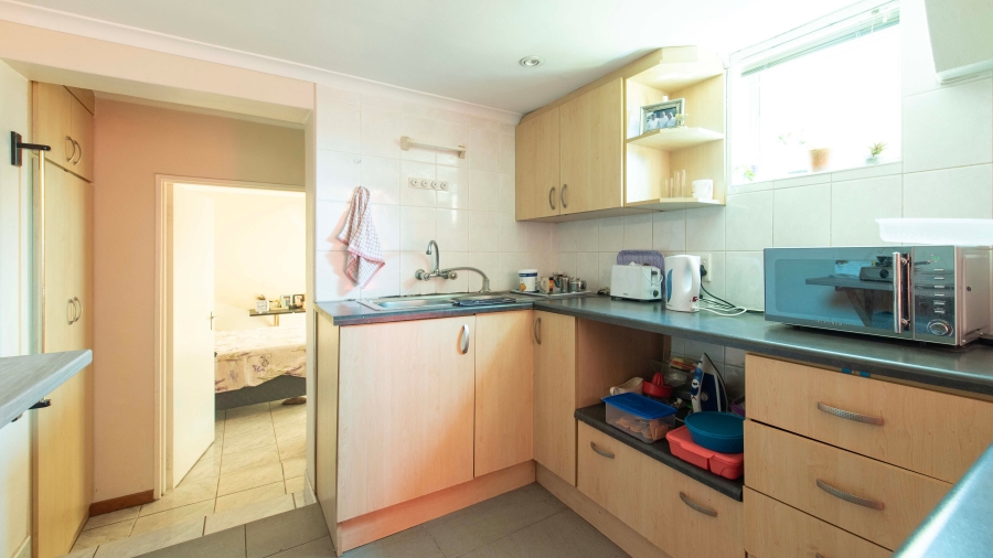 5 Bedroom Property for Sale in Avondale Western Cape